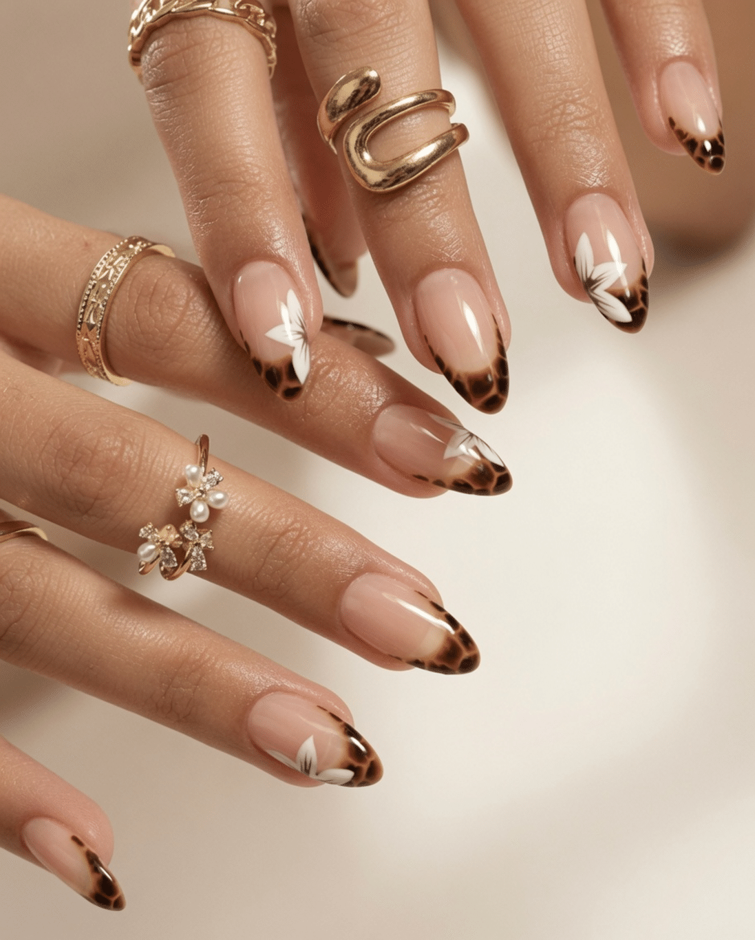 almond nails
