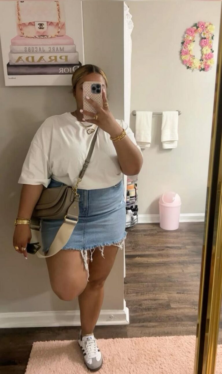 Samba Outfit Ideas: White Tee, Denim Mini Skirt and Casual Everyday Style