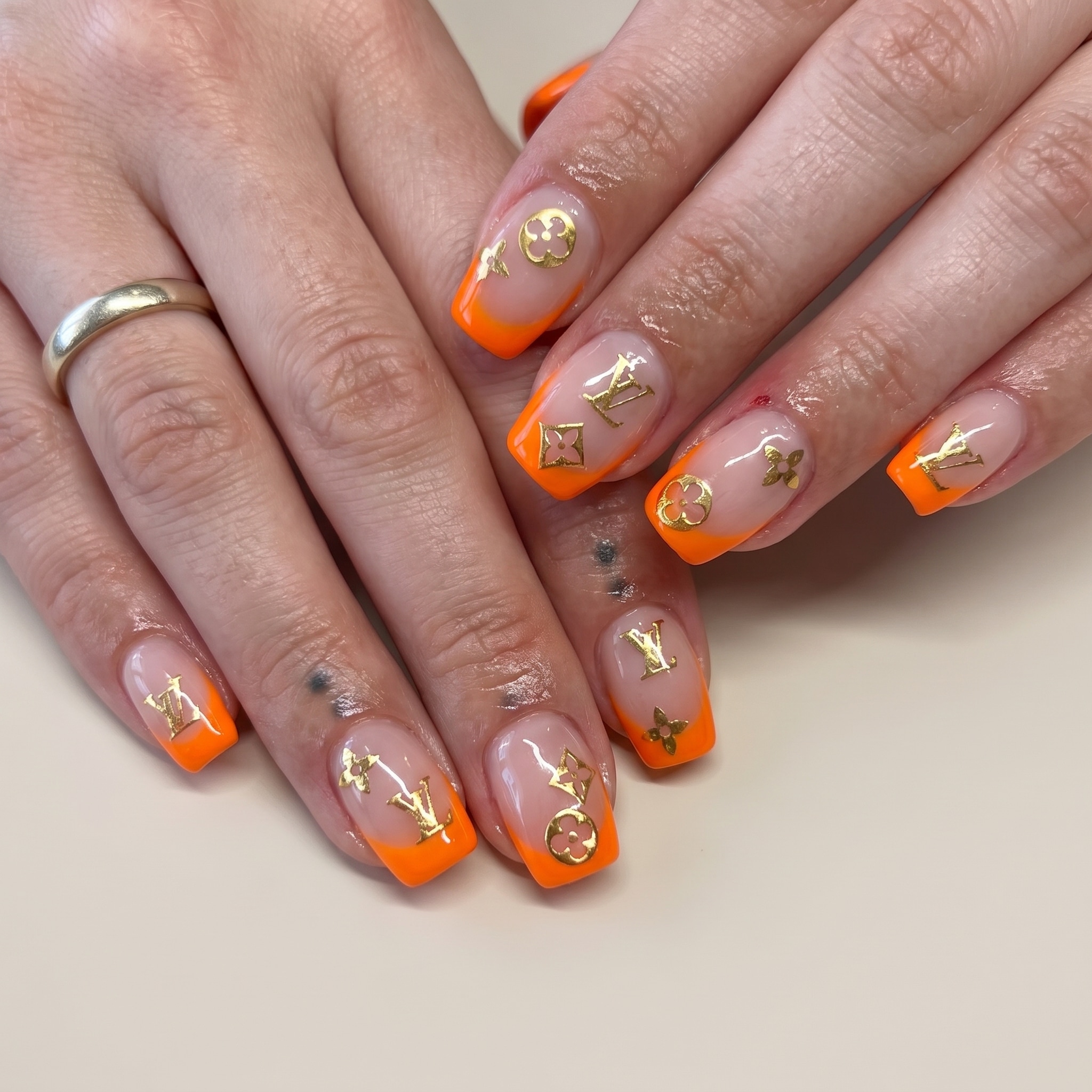 fuchsia croc french tip nails with glossy square summer manicure