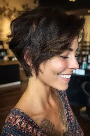 31 Bixie Haircuts That Blend Bob Shape with Pixie Ease 26 Textured Bixie with Caramel Highlights — bixie haircuts