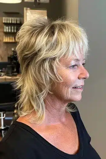 Shaggy mullet with textured layers