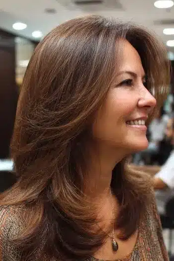 Face-framing layers for a youthful glow