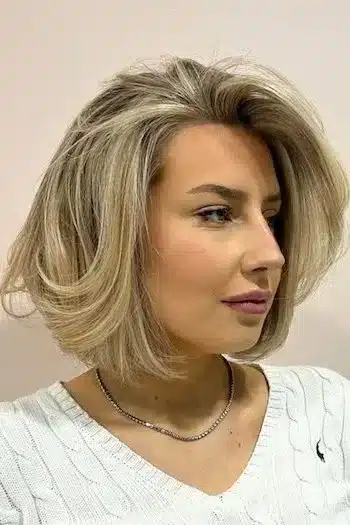 30 Trending Old Money Bob Haircuts With A Quiet Luxury Aesthetic 26 Bob with volume and movement, featured in the 30 Trending Old Money Bob Haircuts With A Quiet Luxury Aesthetic - Parisfy.