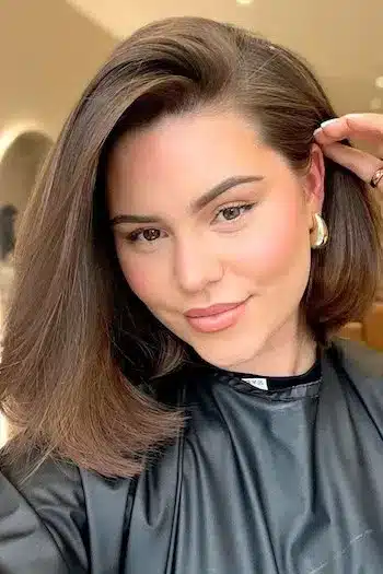 30 Trending Old Money Bob Haircuts With A Quiet Luxury Aesthetic 4 Thick hair cut into a structured bob, featured in the 30 Trending Old Money Bob Haircuts With A Quiet Luxury Aesthetic - Parisfy.