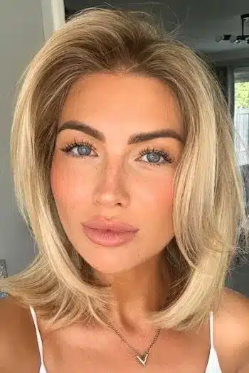 30 Trending Old Money Bob Haircuts With A Quiet Luxury Aesthetic 8 A voluminous bob with a lifted crown, part of the 30 Trending Old Money Bob Haircuts With A Quiet Luxury Aesthetic - Parisfy.