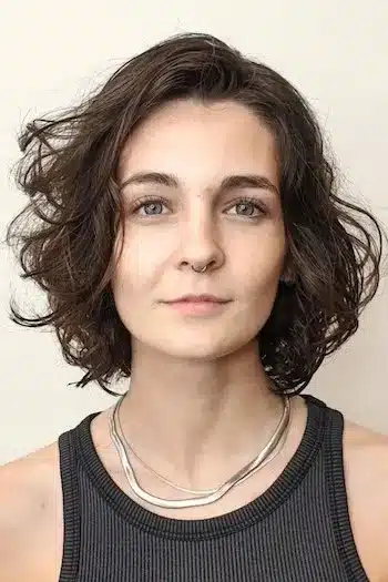 Piecey brunette wavy bob with separated, textured ends