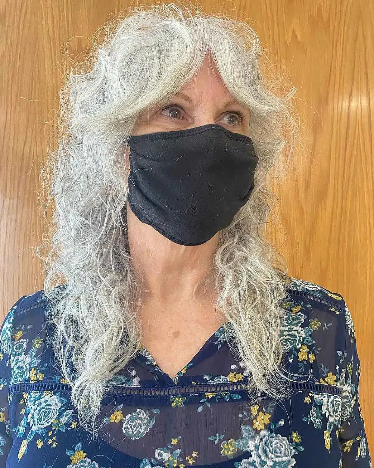 51 Modern Medium Shaggy Hairstyles Women Over 60 Can Pull Off 52 Mid-length shag with curtain bangs for white hair from 51 Modern Medium Shaggy Hairstyles Women Over 60 Can Pull Off