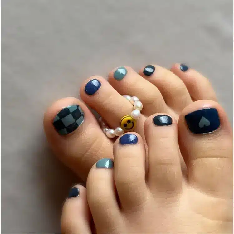 39 Cute Pedicure Ideas for Every Season 36 Pedicure using multiple shades of blue