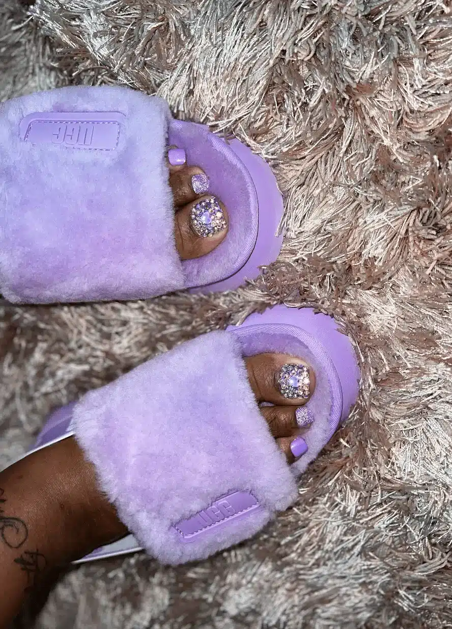 21 toe nail designs with rhinestones you’ll love 12 Decorative rhinestone toenail design